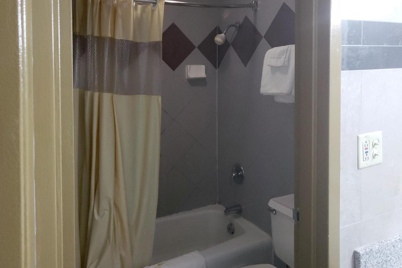 Usa Inn Hotel 2*